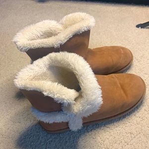 Short fur boots